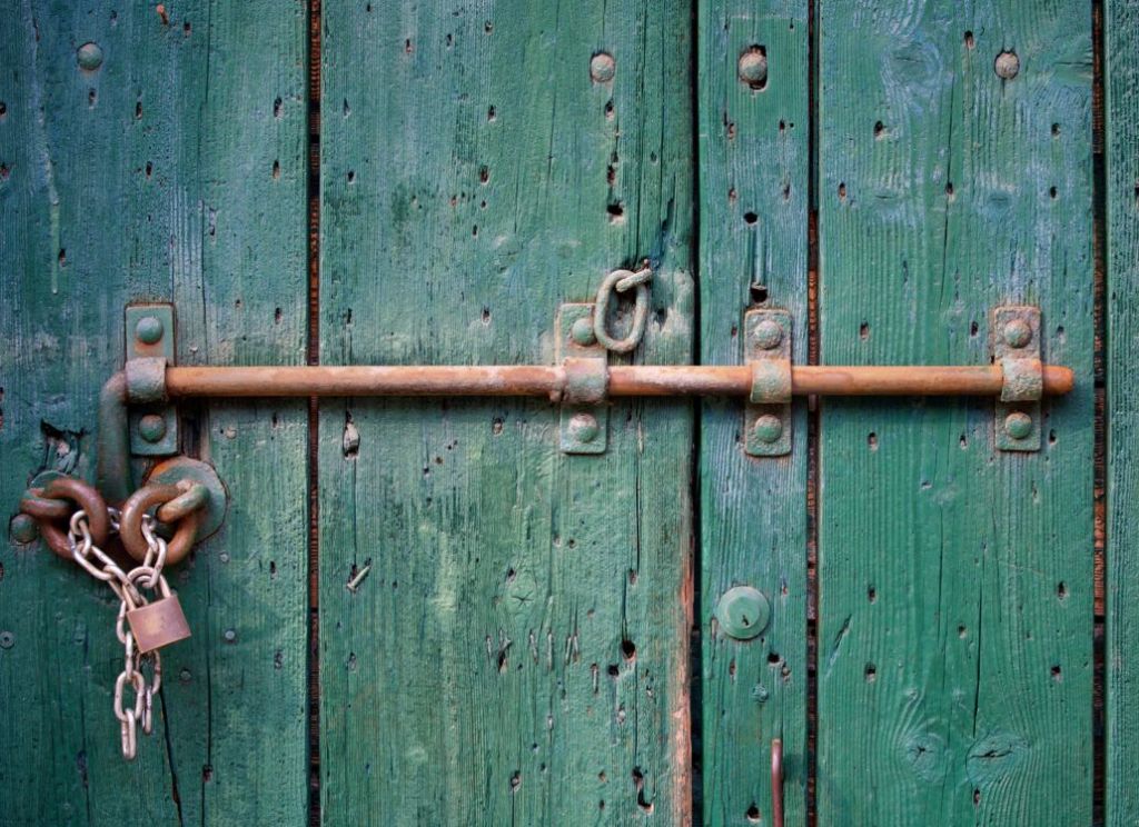 Ungeöffnete Türen